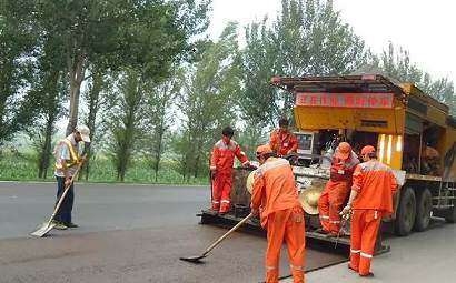 It is urgent to strengthen awareness of road maintenance
